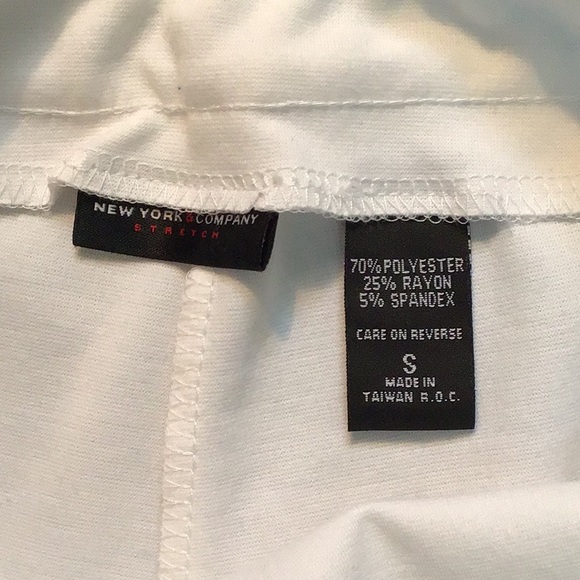 New York & Company 👜Capri - Picture 5 of 8